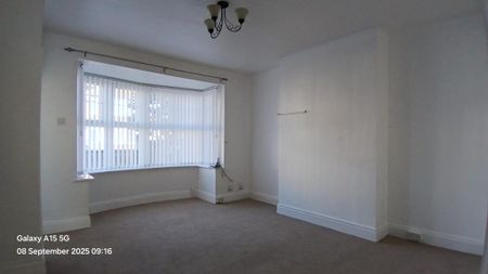 3 bedroom terraced house to rent - Photo 3