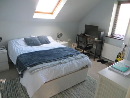 3 bedroom detached house to rent - Photo 2
