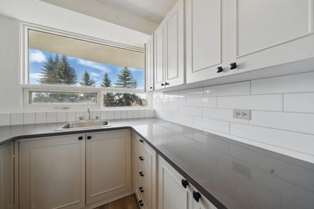 2 Bedroom - Photo 4