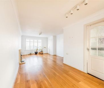 2 bedroom end of terrace house to rent - Photo 2