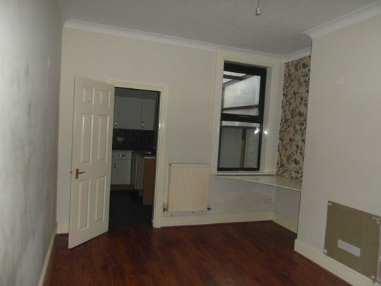 Two‑bed terraced home with modern kitchen, family bathroom and spacious rear garden. Central heating, double glazing and on‑street parking. Close to shops and amenities. Unfurnished and available now. Council Tax A. - Photo 1