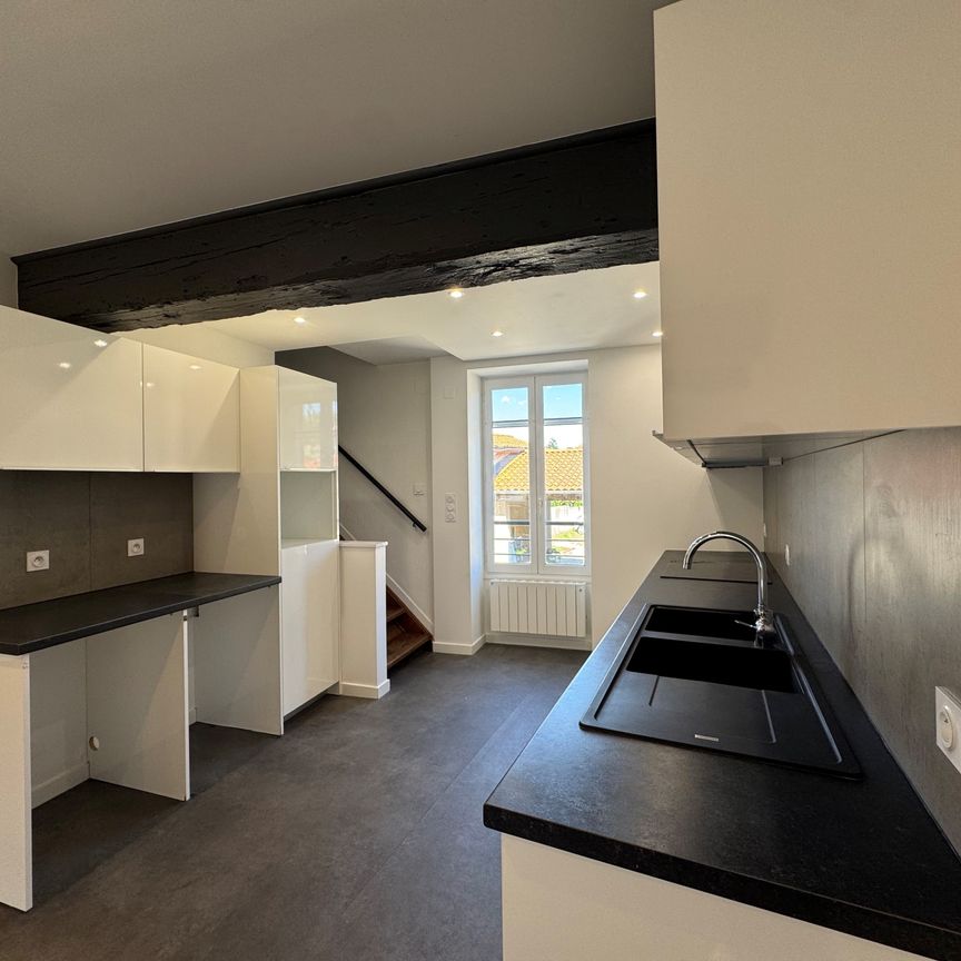 A LOUER - APPARTEMENT T4 81M² - TERNAY CENTRE Ternay (69360) Le bien en vidéo - Photo 1