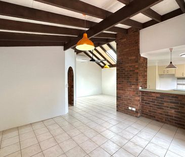 Stunning Single Level 2 Bedroom Unfurnished Townhouse on Isle of Capri - Photo 6