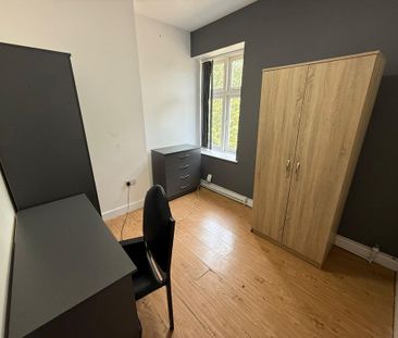 1 bedroom in a house share to rent - Photo 5