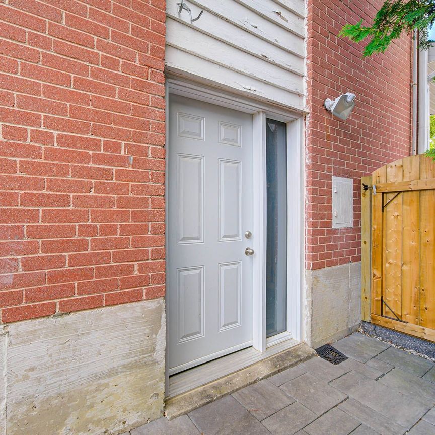 For Lease - 44 Davidson Road, Aurora, Ontario - Photo 1