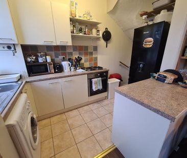 Room in a Shared House, Beechwood Walk, LS4 - Photo 2