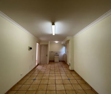 3 BEDROOM TOWNHOUSE CLOSE TO SCHOOLS AND SHOPS - Photo 3