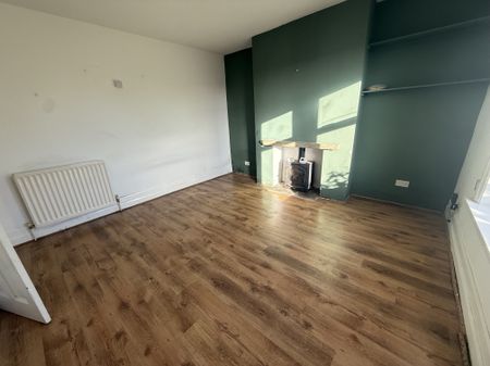 Scale Hill, Huddersfield - Photo 2