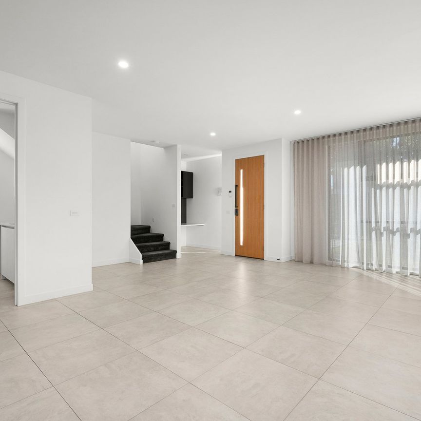 1/3 Alexander Street, Avondale Heights VIC 3034 - Photo 1