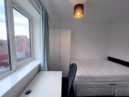 5 bedroom detached house to rent - Photo 5