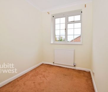 4 bedroom semi-detached house to rent - Photo 5