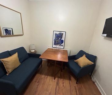 5 bedroom end of terrace house to rent - Photo 1