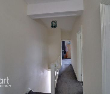 3 bedroom end of terrace house to rent - Photo 3