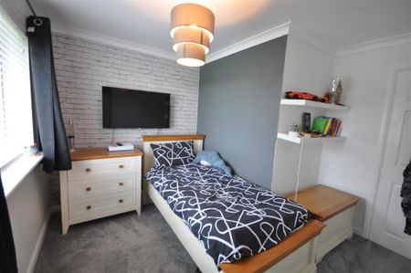 4 bedroom property to rent - Photo 2