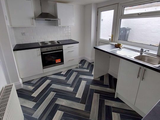 Room Available- Darlington - Photo 1