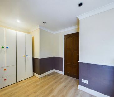 5 bedroom bungalow to rent - Photo 4