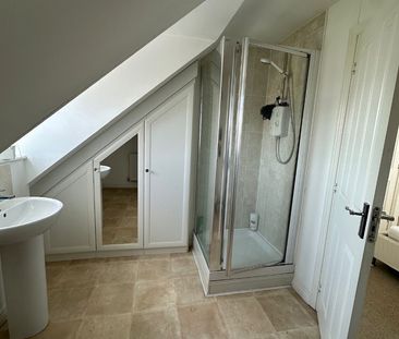 Room in a Shared House, Hexagon Close, M9 - Photo 3