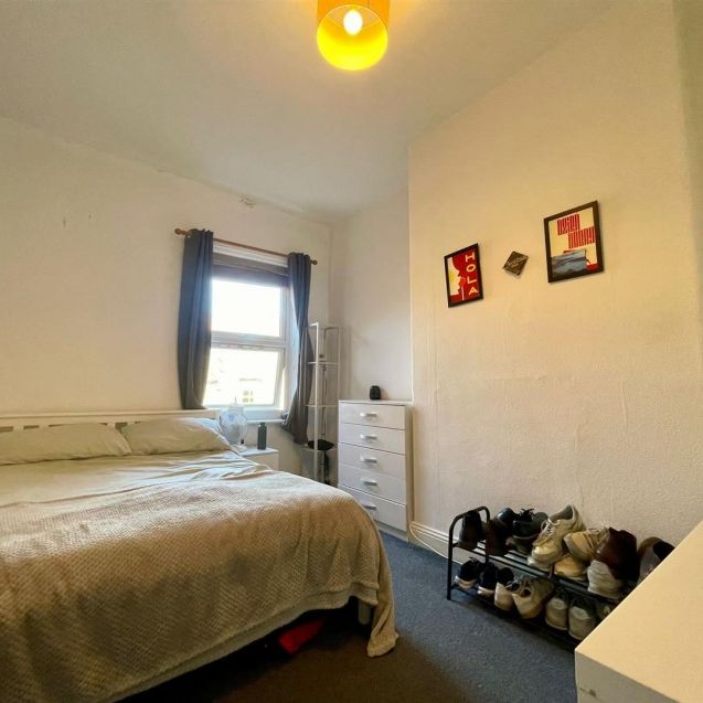 Compton Street, Clifton Green - Photo 1