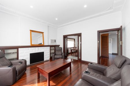19 Lilian Avenue, Applecross - Photo 5