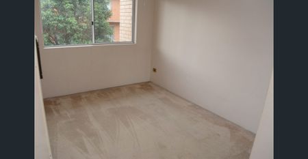 3BR Townhouse! 2 toilets, LUG, BIRs. Blacktown South Public (OC) zone! - Photo 3