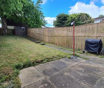 2 bedroom end of terrace house to rent - Photo 4