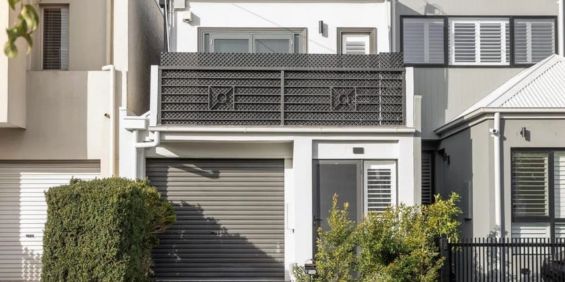 Embrace the allure of this sun-drenched home with sensational views! - Photo 3