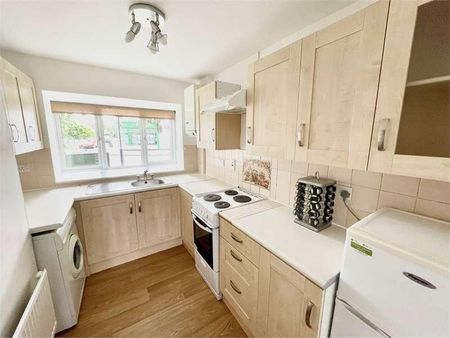 Windsor Road, Wraysbury, TW19 - Photo 4