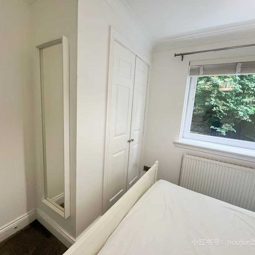 1 Bed Flat, Ferry Road, G3 - Photo 1