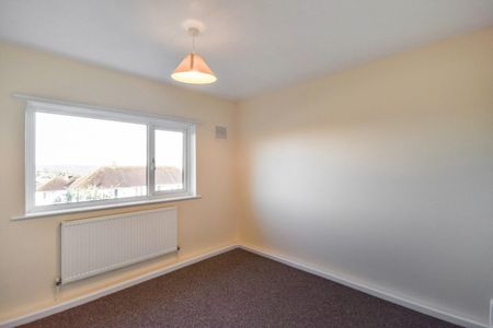 Thornacre Road, Shipley, BD18 1JY - Photo 4