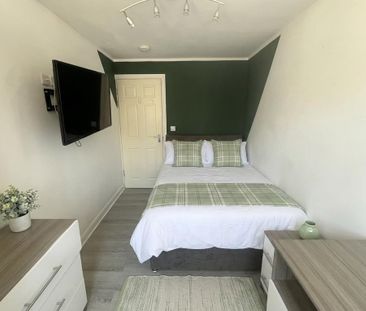 1 bedroom in a house share to rent - Photo 3