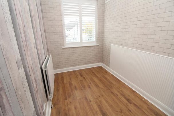 3 bedroom end of terrace house to rent - Photo 1