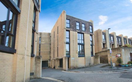If you are looking for a modern, two bedroom flat to rent in Keynsham, with a garage and communal garden, then this could be the property for you. Please contact us for more information…… - Photo 3