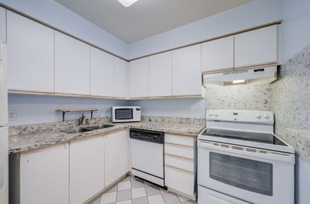 For Lease - 81 Townsgate Drive Unit# 205, Vaughan, Ontario - Photo 4