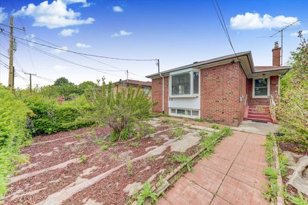 For Lease - 110 Ellendale Drive Unit# Main, Toronto, Ontario - Photo 5