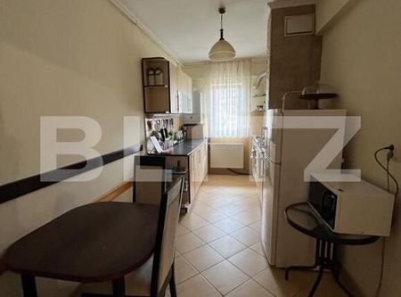 Apartament 2 camere, decomandat, zona FSEGA, bloc cu lift - Fotografie 3