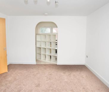 Fixed Price £1,500 pcm - Available Now - Unfurnished - Photo 4