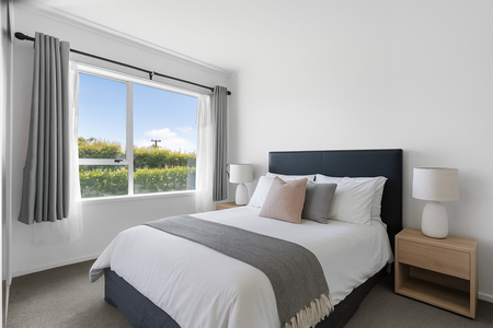 Spacious Family Home with Garage - Unbeatable Location - Photo 5