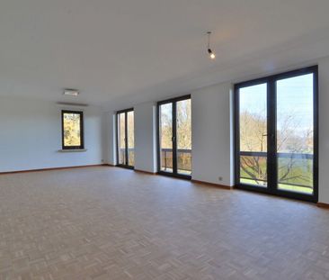 Ruim 3 slaapkamer appartement met fantastisch uitzicht op rustige l... - Photo 4