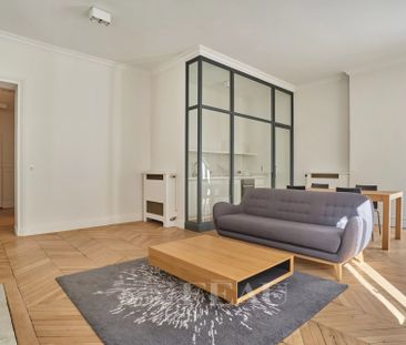 Tout savoir sur cet appartement dans le quartier Triangle d'Or, à Paris 8ème - Photo 2