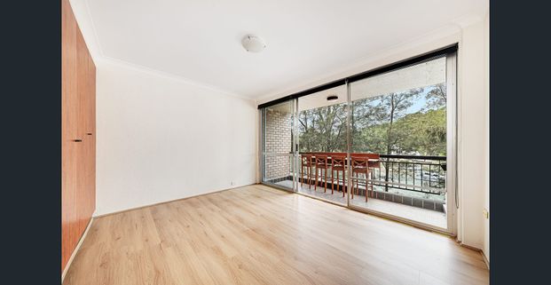 Light-Filled Renovated Waterfront Two Bedroom Apartment - Photo 1