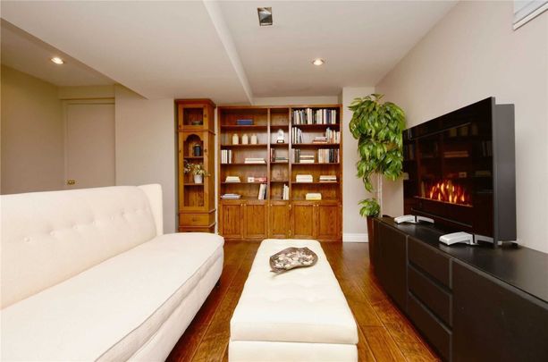 For Lease - 251 Livingstone Street, Barrie, Ontario - Photo 1