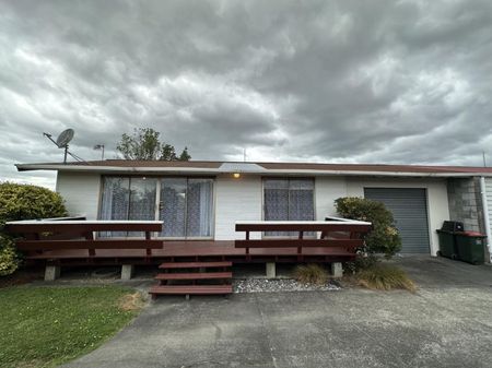 Lockwood home on Lockhart Avenue - Photo 4