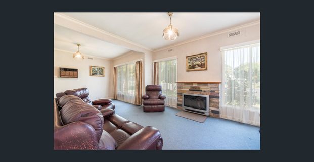 Neat & Tidy Two Bedroom Home - Photo 1