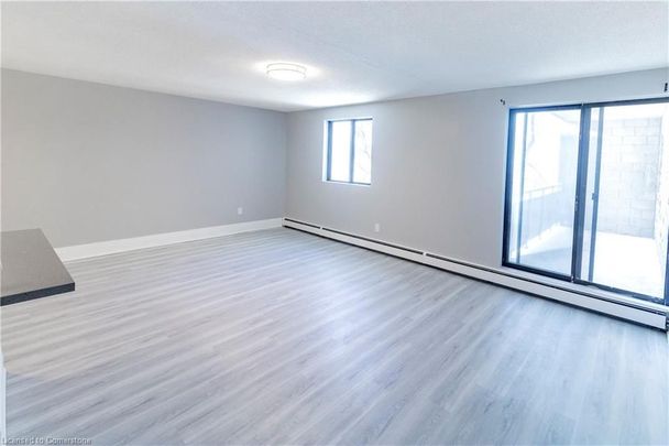 For Lease - 4422 Huron Street Unit# 203, Niagara Falls, Ontario - Photo 1