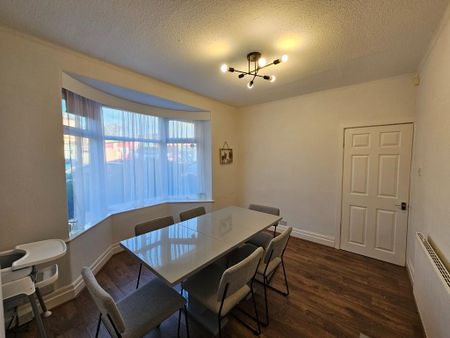 3 bedroom semi-detached house to rent - Photo 4