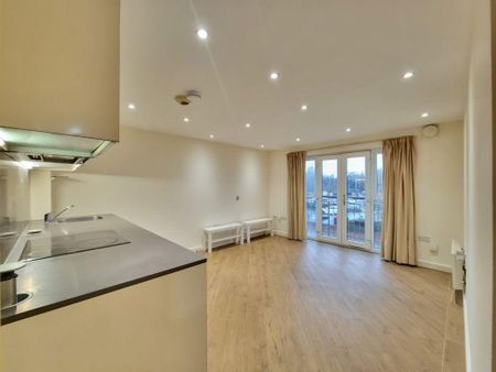 2 bedroom flat to rent - Photo 5