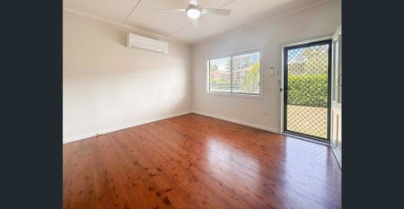 Cozy Home in Shoal Bay! - Photo 2