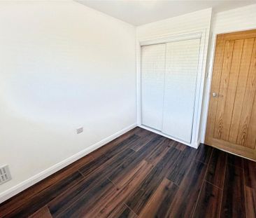 4 bedroom detached house to rent - Photo 3