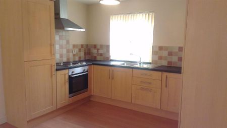 2 bedroom flat to rent - Photo 3