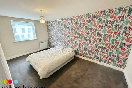 Duke Street - Photo 2